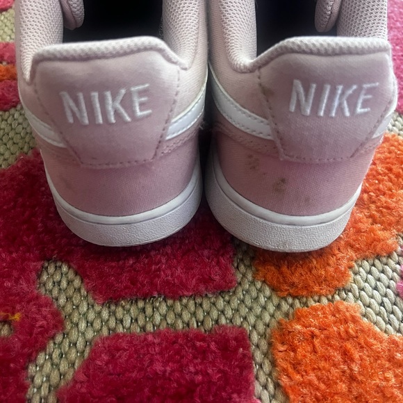 pink nike sneakers - Picture 4 of 6